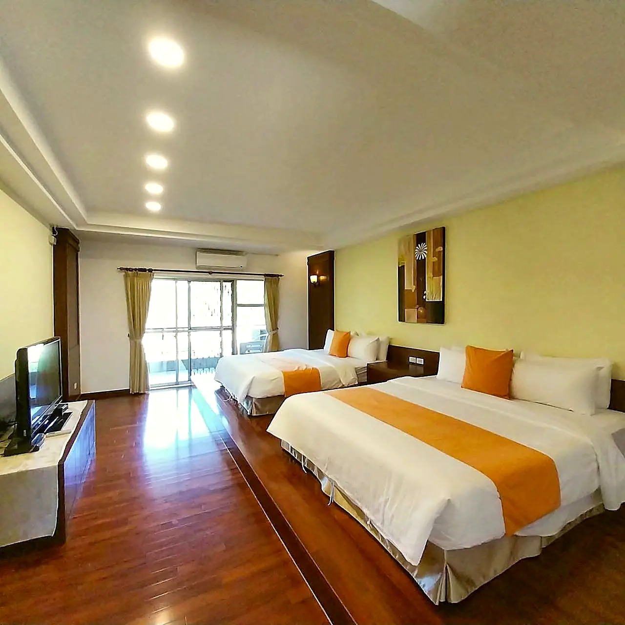 Room 203 — Quad (Warm Yellow)