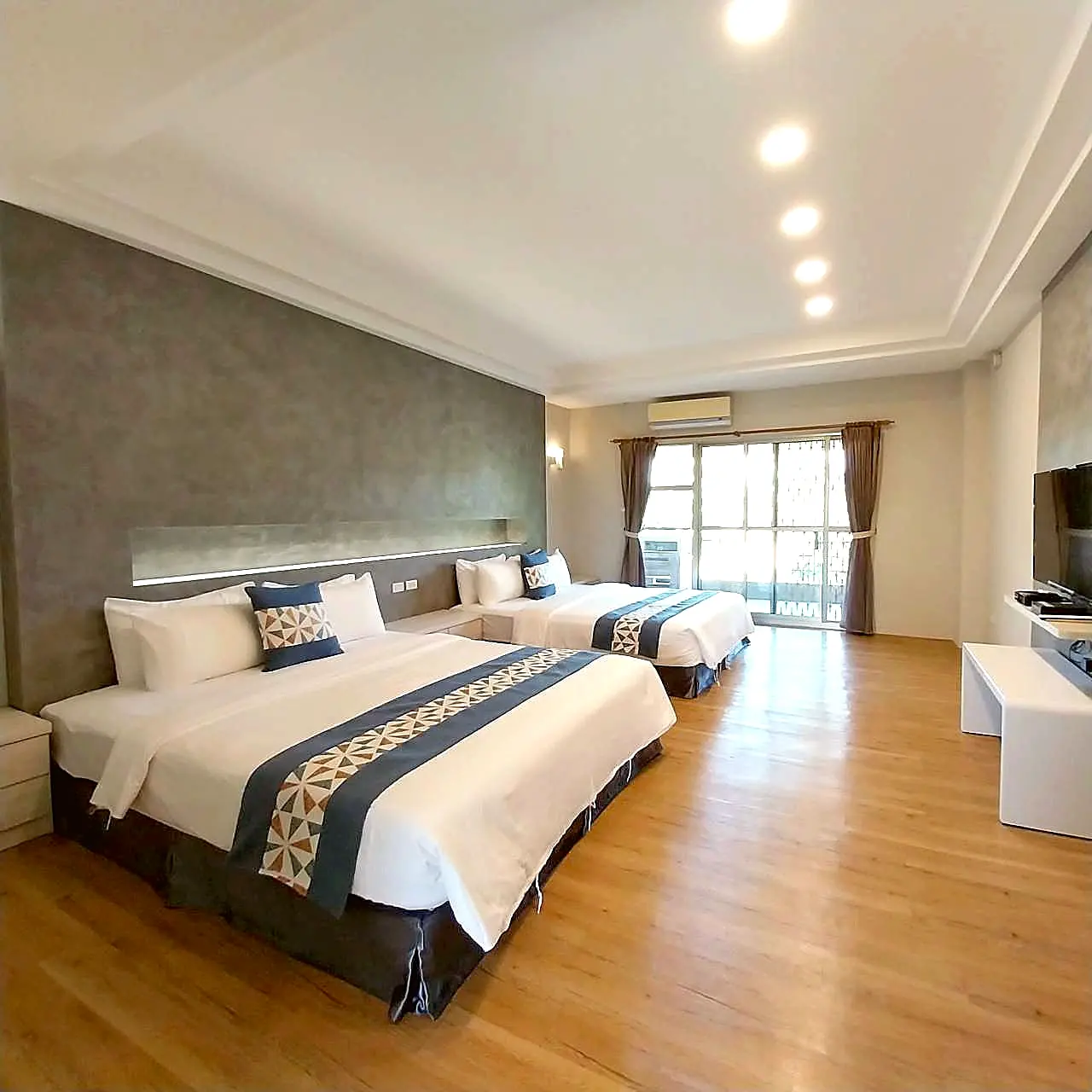Room 205 — Quad (Ocean Blue)